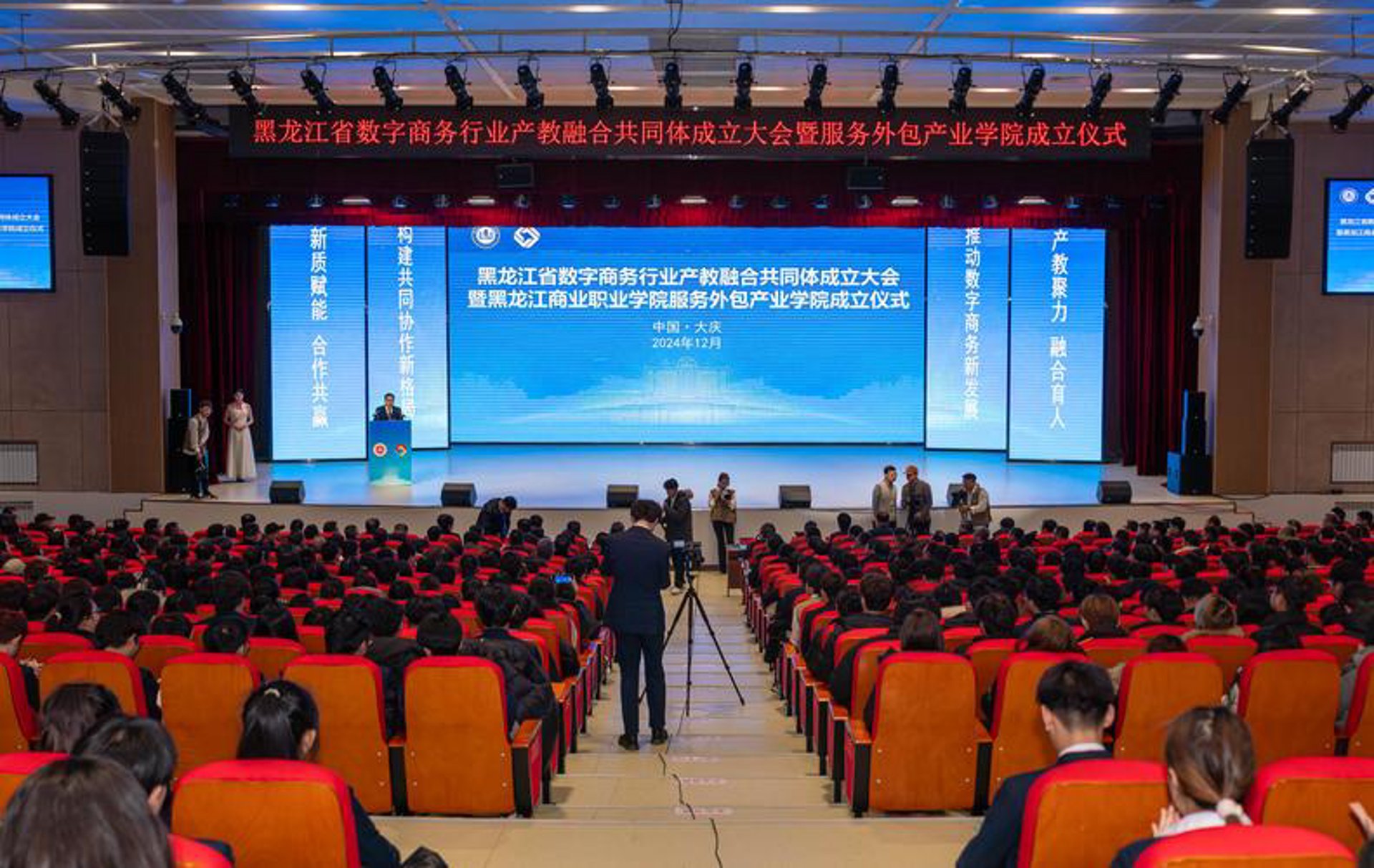 如何选择一家适合你的模特经纪公司?